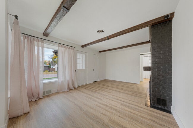 Foto del edificio - 107 Gwyn Ave