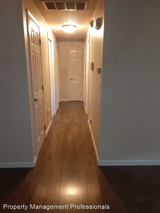 Foto del edificio - 3 br, 1.5 bath House - 1136 SW Spruce Street