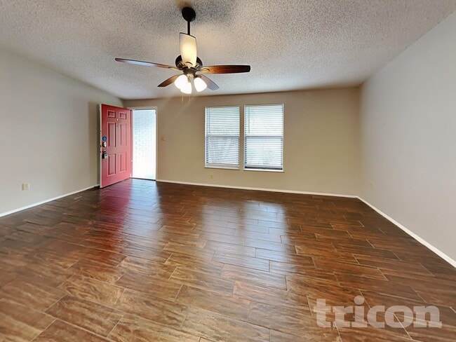 Building Photo - 8102 Chickasaw Ln