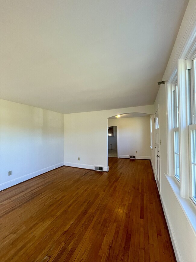 Foto del edificio - 660 Leesville Rd