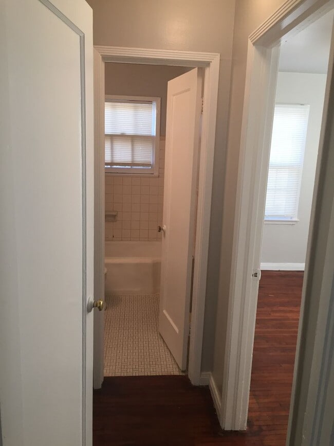 Building Photo - 1 Bed 1 Bath in Midwest City!