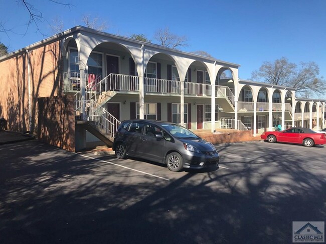 Building Photo - 1554 S Lumpkin St