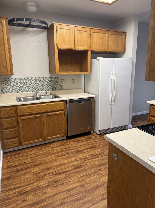 Foto del edificio - Charming 2-Bedroom, 2.5-Bath Home Just a Short Walk to Downtown Pleasanton