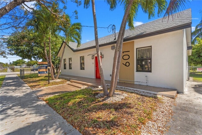Foto del edificio - 601 SW 1st St