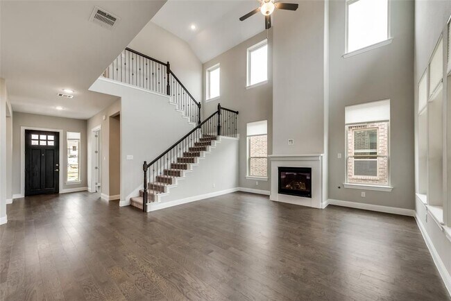 Building Photo - 12261 Hesse Dr