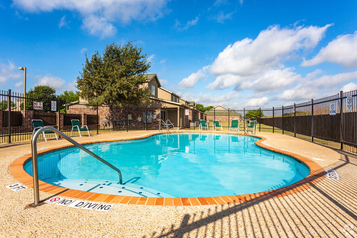 Foto principal - Hunters Glen- Income Restricted