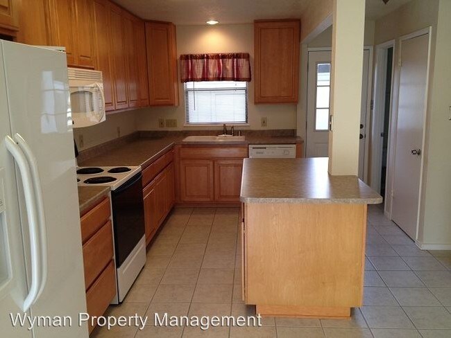 Building Photo - 3481 Valle Verde Dr