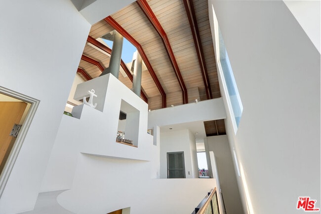 Building Photo - 3410 Hermosa Ave