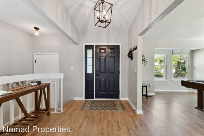 Building Photo - 3 br, 2 bath House - 11770 E Asbury Ave