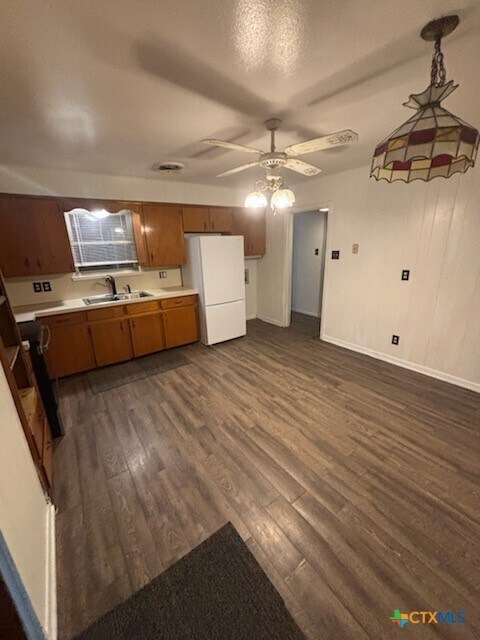 Building Photo - 621 Bishop Dr