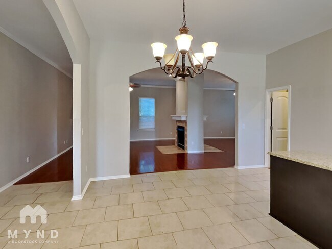 Foto del edificio - 3333 Wood Valley Rd
