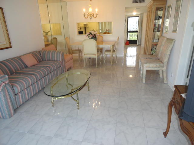 Foto del edificio - 3138 Via Poinciana
