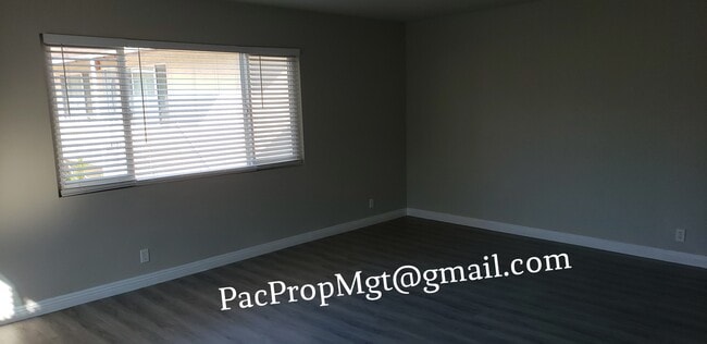 Living Room - 2121 W 157th St