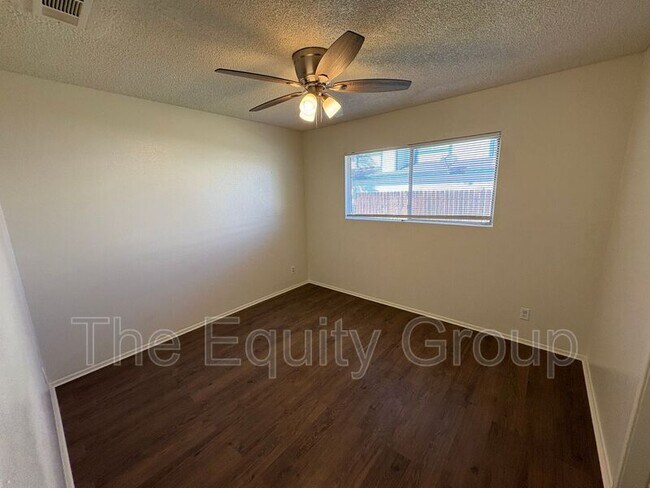 Foto del edificio - 1331 S Crowe St