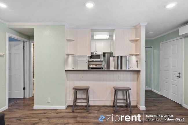 Building Photo - 290 Stonegate Cir