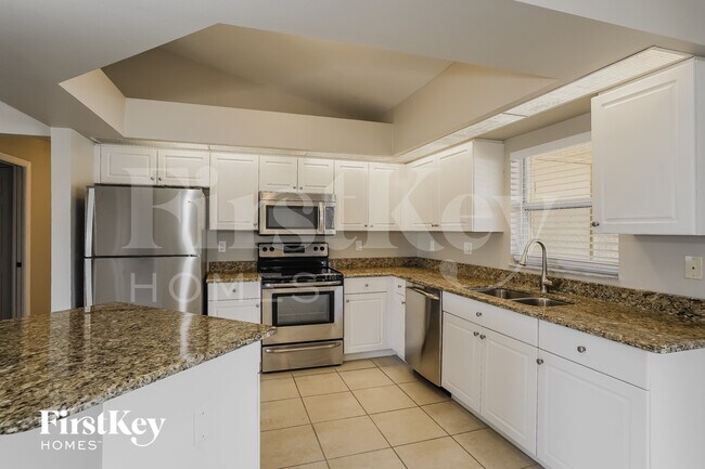 Building Photo - 1842 NW 5th Pl