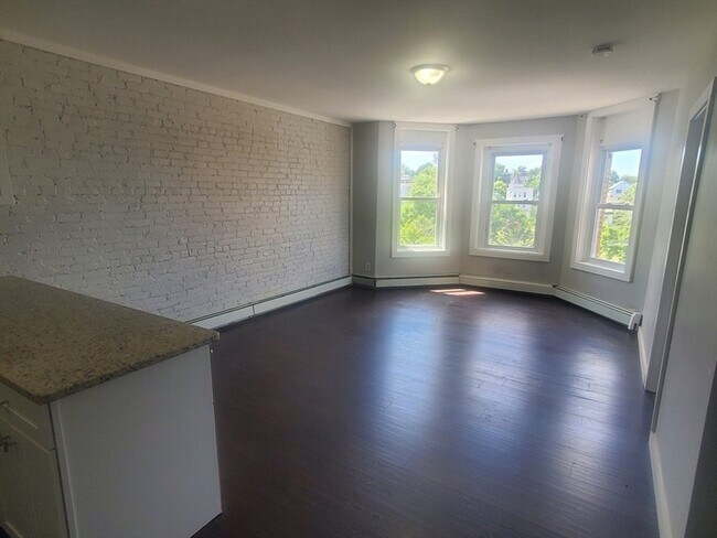 Foto del edificio - 620 Dudley St