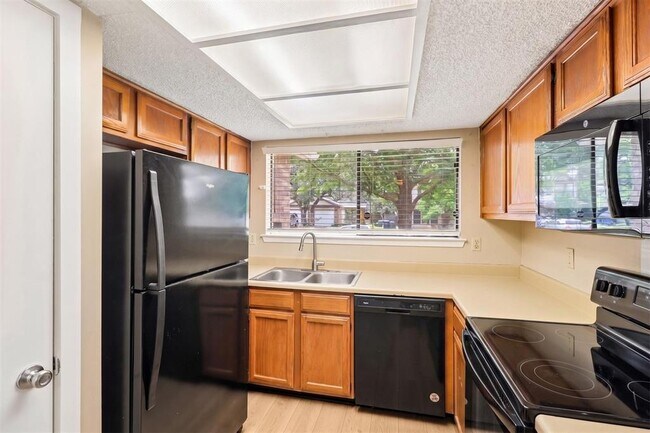 Foto del edificio - 13355 Water Oak Ln