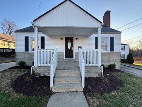 Building Photo - 211 Langford Ct