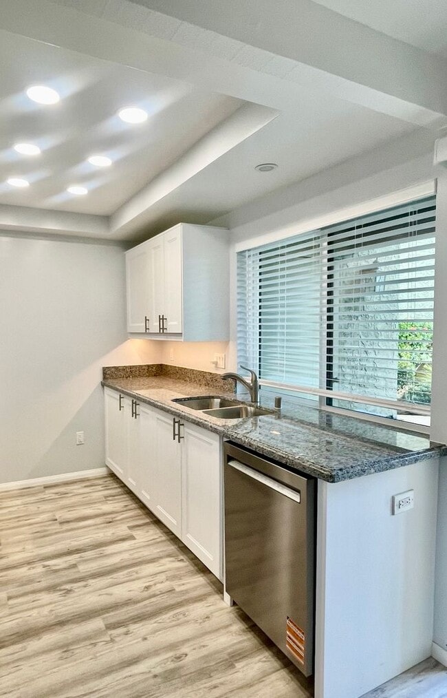 Foto del edificio - Del Mar Heights 1 br condo