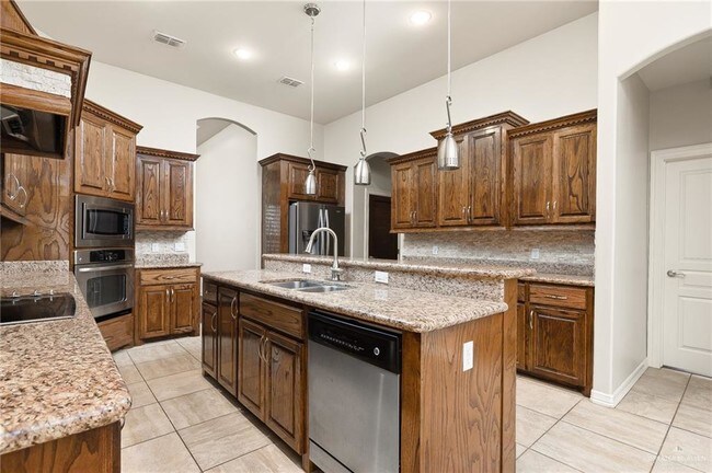 Building Photo - 3307 Santa Iliana