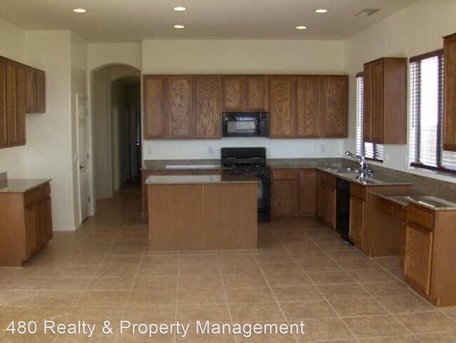 Foto del edificio - 4 br, 2 bath House - 10535 E Medina Ave