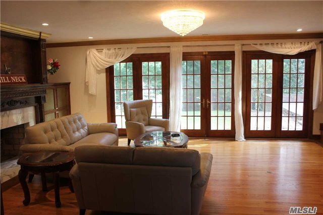 Foto del edificio - 329 Calf Farm Rd