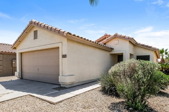 Building Photo - 31318 N Shale Dr