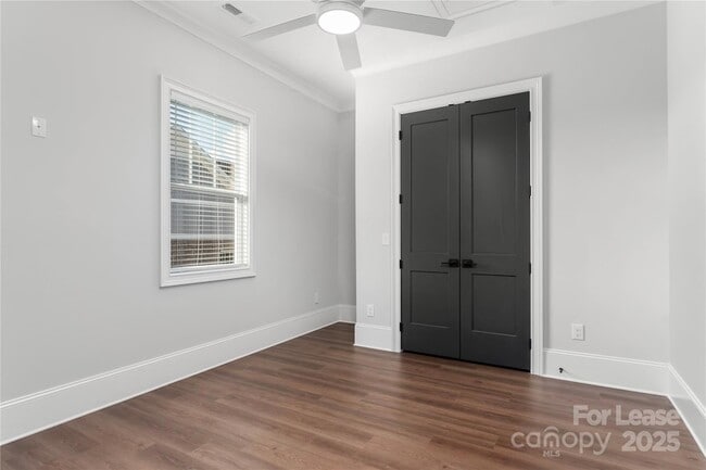 Building Photo - 805 Naples Dr