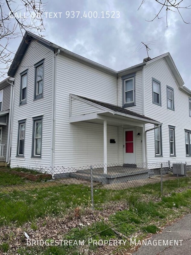 Primary Photo - Fully Renovated 4 Bedroom, 1.5 Bath House ...