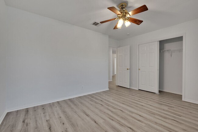 Foto del edificio - Charming 4-Bedroom Home in a Gated Community- Near Randolph AFB and JB Ft Sam Houston!