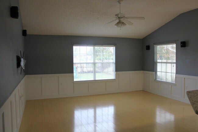Foto del edificio - 6476 Sailport Cove