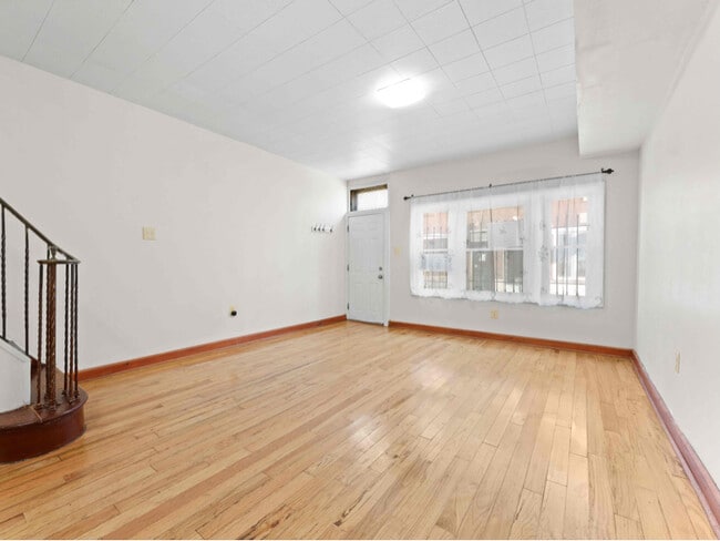 Building Photo - 2310 S Beulah St
