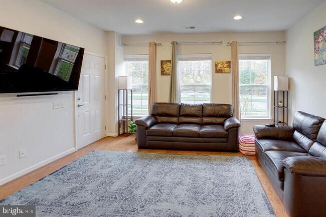 Building Photo - 2996 Rittenhouse Cir