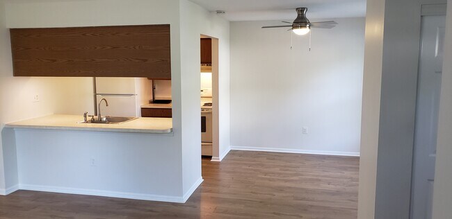 Building Photo - 714 Timber Ln