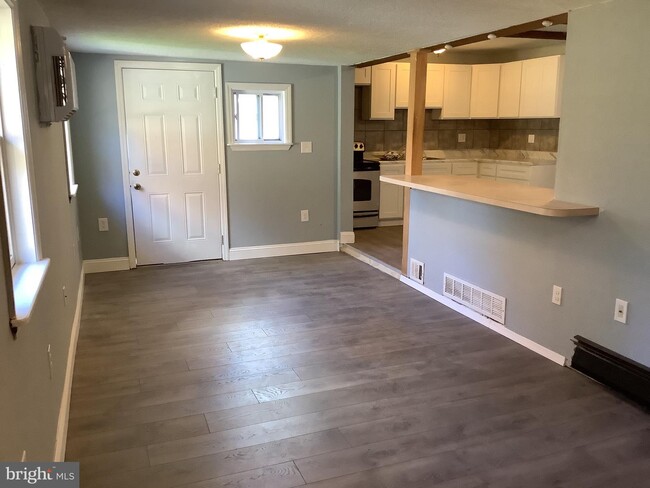 Building Photo - 26 Jonquil Ln