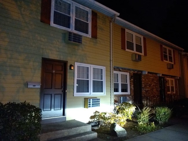 Foto del edificio - 19 Henry St