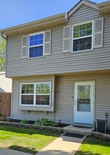 Building Photo - 10 N Fernwood Dr