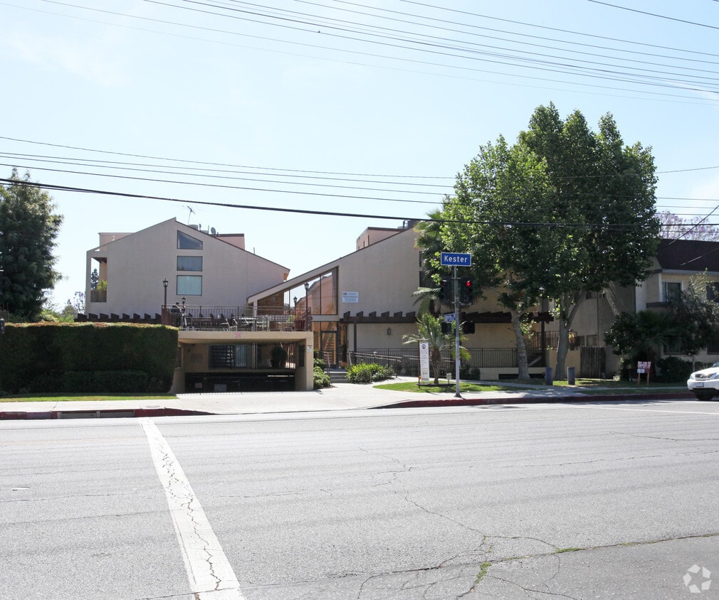Building Photo - 4770 Kester Ave