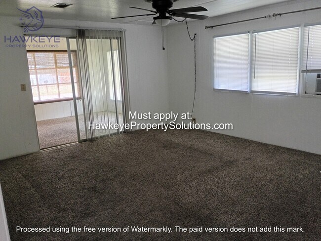 Foto del edificio - 435 Lazy Lake Dr W