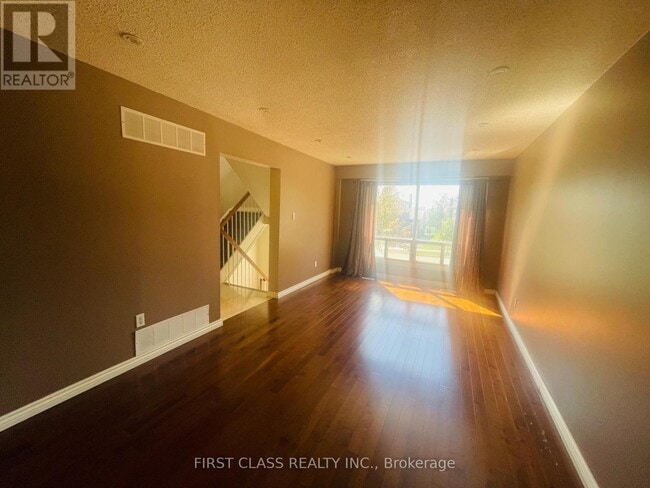 Building Photo - 830 Stainton Dr