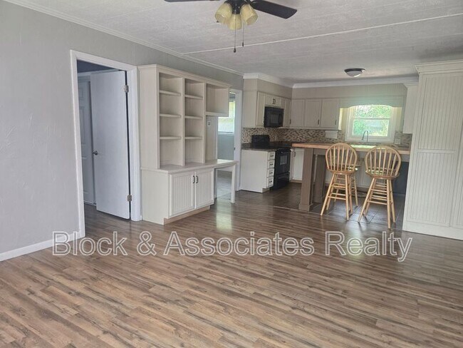 Foto del edificio - 4665 Peace Rd