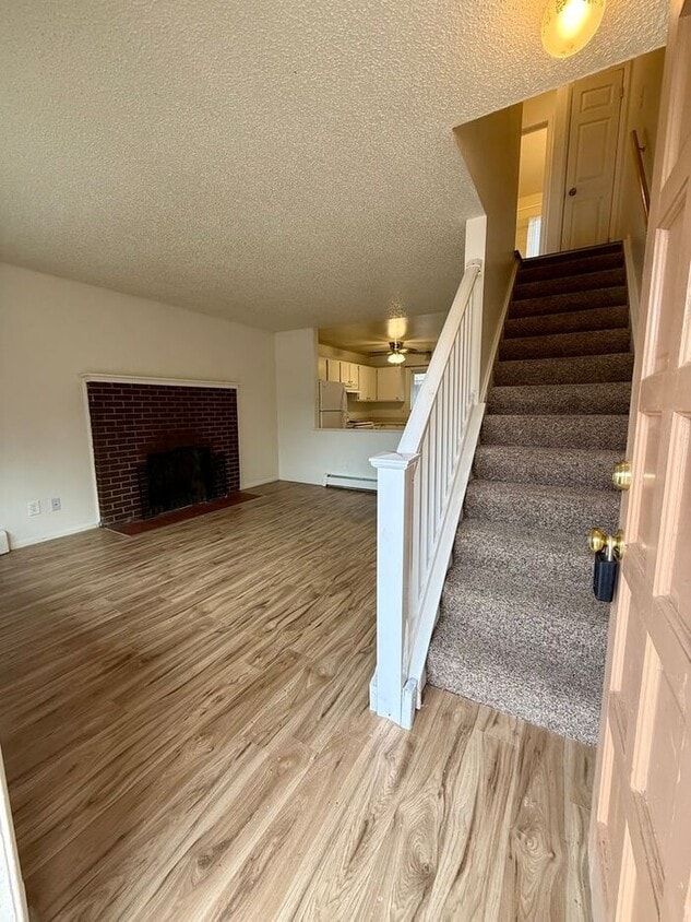 Beautiful 2 Bedroom Town Home! INCLUDED IN RENT: Water/Sewer/Gas/Trash - Beautiful 2 Bedroom Town Home! INCLUDED IN...