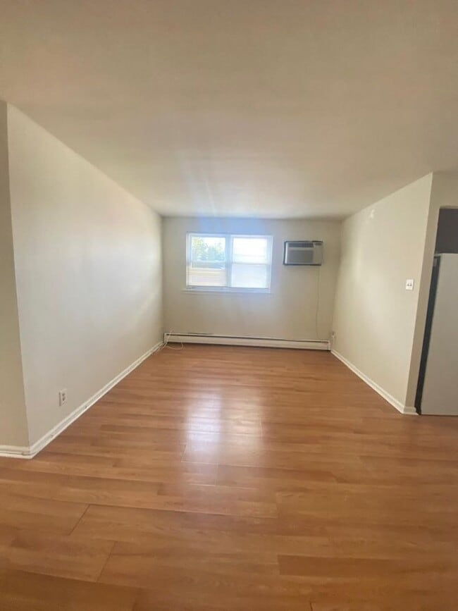 Building Photo - 5701 Tulip St