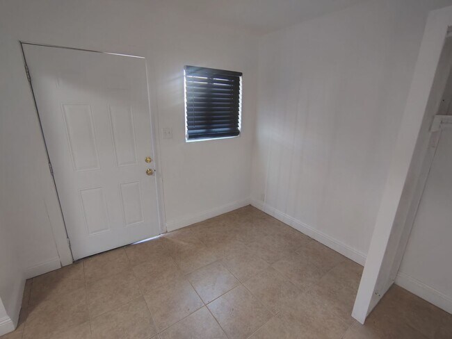 Foto del edificio - Cozy 1 Bedroom 1 Bathroom Unit in Oildale Now Available!