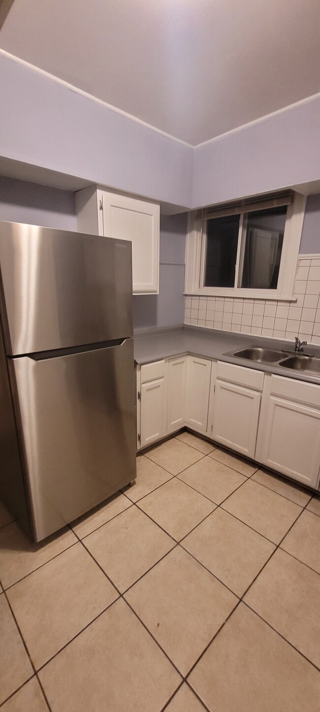 New Refrigerator - 915 W 95th St