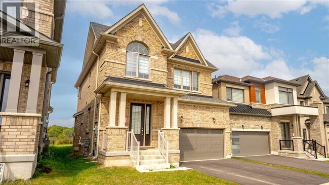 Photo du bâtiment - 102 Strickland Ave