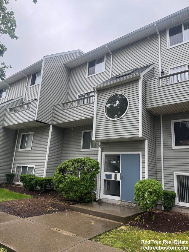 Foto principal - 146 N Beacon St