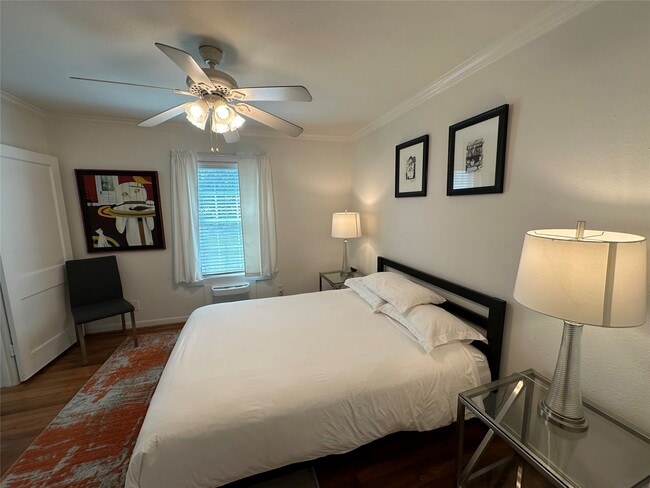 Foto del edificio - 1639 Bonnie Brae St