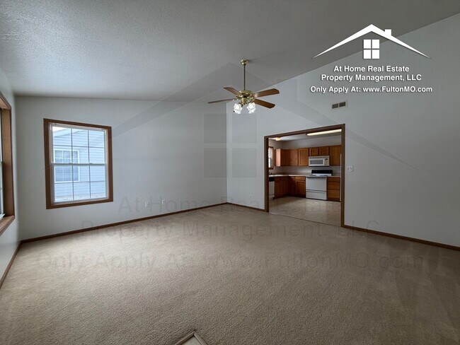 Foto del edificio - Gates Boulevard 2629–2631 Duplex